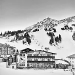 Austria Alpinhotel In Out An Der Edelweissbahn