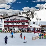 Austria Alpinhotel In Out An Der Edelweissbahn Otel