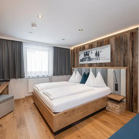 Austria Alpinhotel In Out An Der Edelweissbahn 3* אוברטאורן