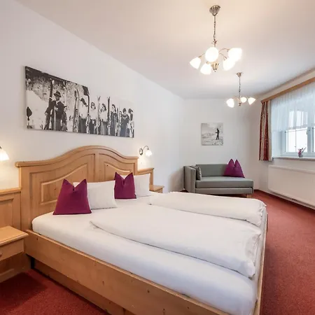 酒店 Austria Alpinhotel In Out An Der Edelweissbahn