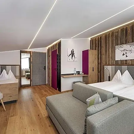 Готель Austria Alpinhotel In Out An Der Edelweissbahn Обертауерн