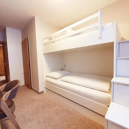 Austria Alpinhotel In Out An Der Edelweissbahn מלון 3*